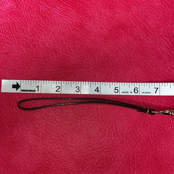 💜Kate Spade Wristlet💜 - Picture 7 of 16